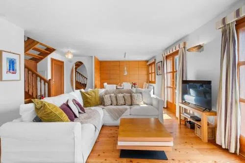 Crans-Montana 3BR - Mountain View, Balcony and Parking in Crans-Montana, Schweiz