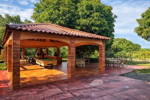 La Villa Banileja 2 Pools BBQ 2 Billiards in Bani