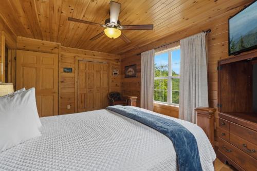 Cabin T T for Tennessee Time to Relax - image 5
