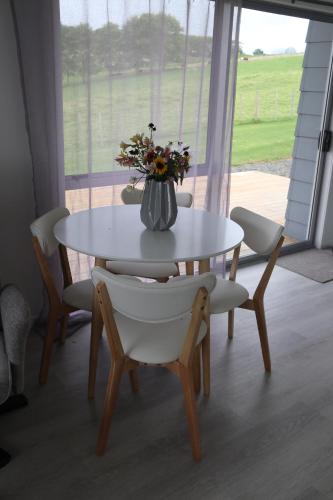 Facilities, Modern Country Retreat - The Farmhouse 84 in Te Kopuru