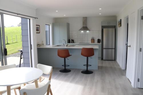 Kitchen, Modern Country Retreat - The Farmhouse 84 in Te Kopuru