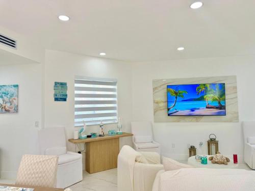 Bimini Blue Escape - Island Home Near The Beach in Alice Town