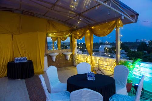 ห้องอาหาร, โรงแรม ปริ๊นซ์ การ์เด้น (Hotel Prince Garden) in รามนคร