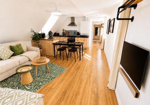 Appartement atypique, hyper-centre avec ascenseur