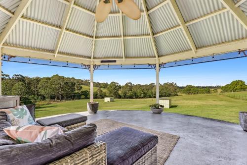 Private Barn House with Gazebo - Stunning Views in Agnes Banks