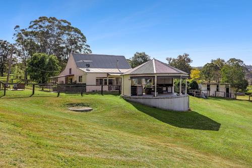 Private Barn House with Gazebo - Stunning Views