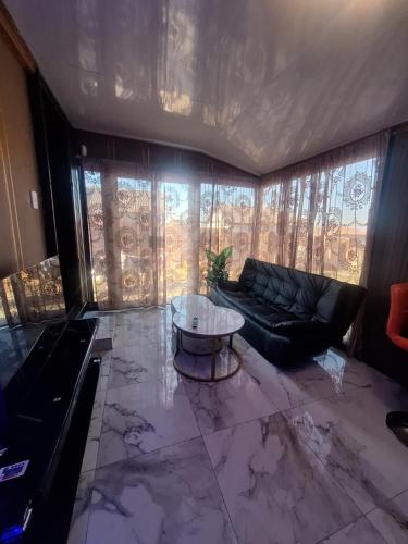Elvalas Apartment Cozy 1 Bedroom with your own private kitchen and bathroom in 伊萬德