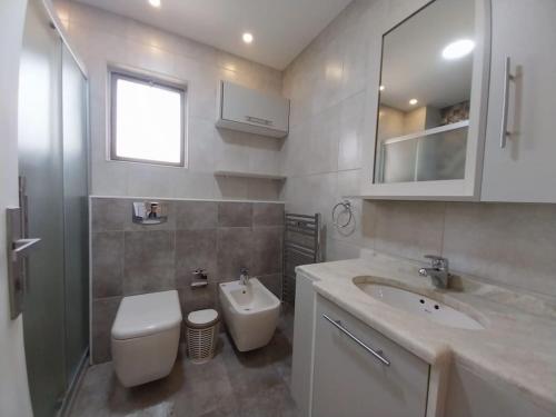 Abdoun Golden square district appratment - image 4