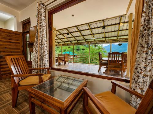 Faciliteiten, Mahima Cottage - Near Waterfall with wooden Bridge in Bashisht