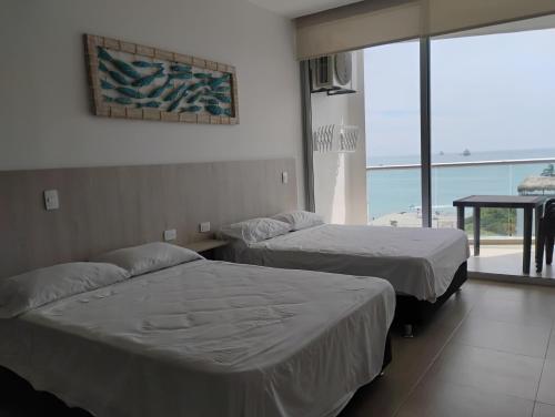 View and direct access to the sea