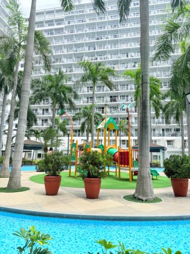 Restaurant, Shell Residences Twin Rooms by PauL near SM Mall of Asia
