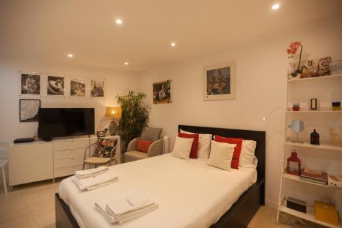 FLH Casa Carol Mouraria, Lisbon