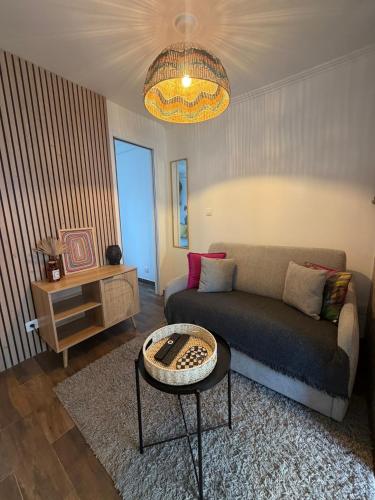 Modern Apt near Montmartre 2 mins from metro Château Rouge