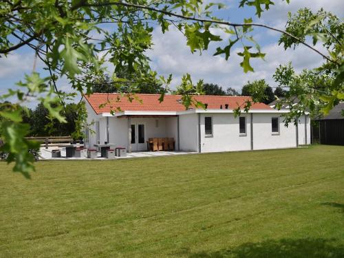  Herkenhoek 5 bedroom apartment, Unterkunft in Heeswijk-Dinther