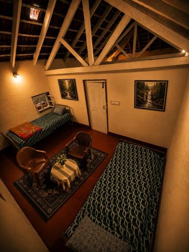 Antique bee tee homestay in Koothi