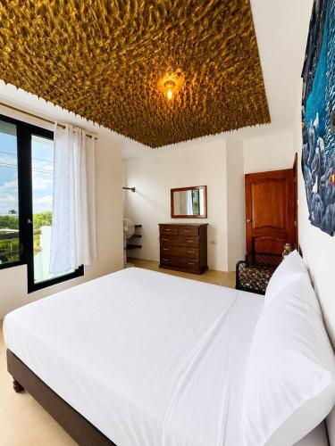 Ocean View Apartment with Private Balcony Near the Beach