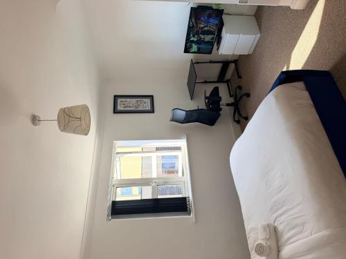 Stylish City-Centre Apartment Your Perfect Birmingham Base - image 4