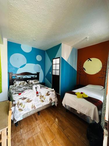 1 double bed, 1 twin bed