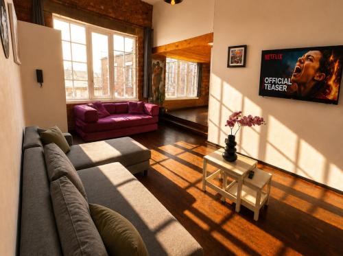 City Centre Apt, Sleeps 8, Parking, Shops & Trains