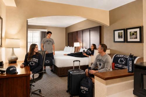 Comfort Suites State College near Penn State - Steps Away from PSU!