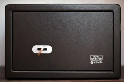 Corner Apartment - image 4