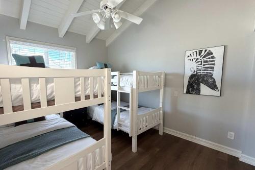 1011 N Bayfront A - Breathtaking Bay Views- Beautiful Balboa Isle Home home - image 5
