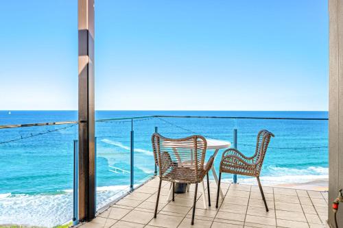 Wave Beachfront 2.5 Bedroom Ocean Views in Merewether