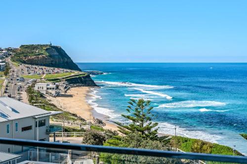 Wave Beachfront 2.5 Bedroom Ocean Views in Merewether