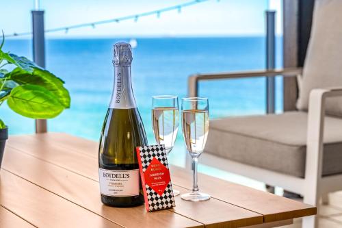 Wave Beachfront 2.5 Bedroom Ocean Views in Merewether