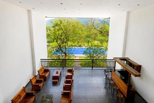 Grand Tamarind Lake  in 얄라