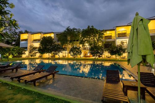 Grand Tamarind Lake  in 얄라