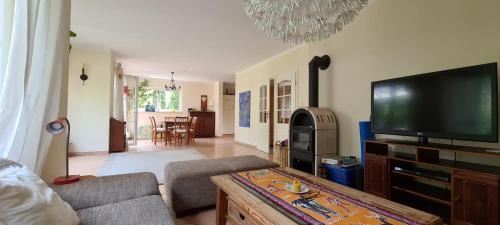 2 private rooms in a beautiful house, Private bathroom in Falkensee