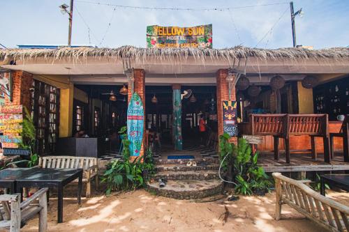 Restoran, Yellow Sun M'pay Bay Koh Rong Sanloem in Koh Rong Sanloem