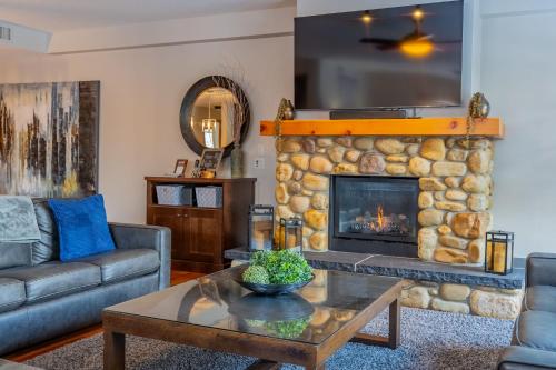 Spring Creek Condo by Canadian Rockies Vacation Rentals - image 3