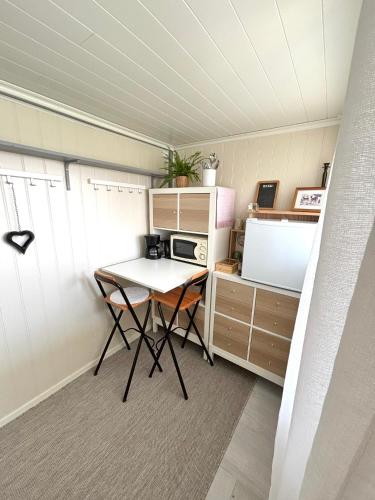 Indépendant, privatif, chambre et salle de bain