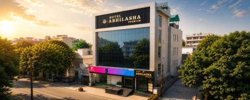Hotel Abhilasha Premium in Devasa