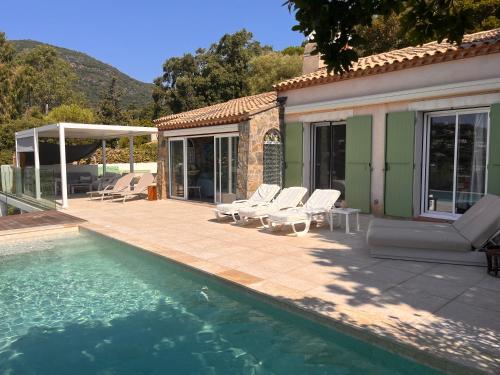 Maison piscine vue mer 4 chambres - 7 min plage