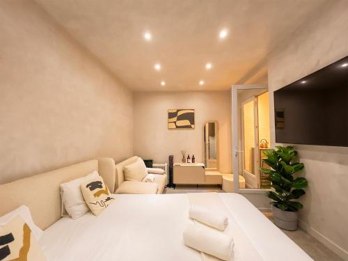 UrbanFlat 11 - Studio pour 3 Paris 17