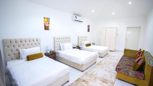 Al Saad Farm Family Resort with Private Pool, Aqua park & Play Area By Betu in Al Sad