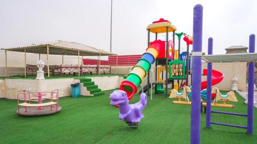 Al Saad Farm Family Resort with Private Pool, Aqua park & Play Area By Betu in Al Sad