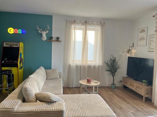 Appartement spacieux terrasse - Location saisonnière - Veauche
