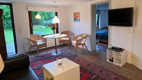 Ferienhaus Ferienwohnung mit Seezugang 1x über die Straße (Ferienhaus Ferienwohnung mit Seezugang 1x uber die Straße) in Gross Wittensee