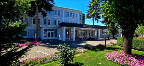Emerald Boutique Hotel in ทาร์กู มัวร์ส