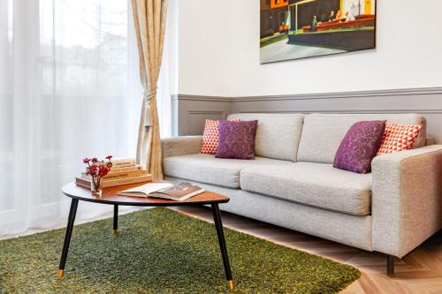 3 Independent Apartments with Balcony - Line 7 - Location saisonnière - Villejuif