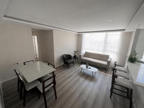 Penthouse nuevo de 2 dormitorios en una excelente ubicación