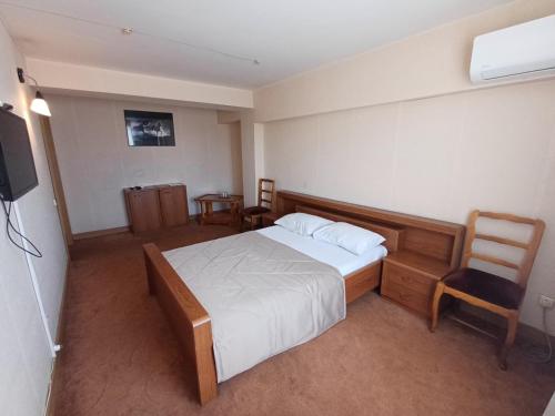 1 double bed
