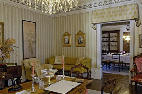 ห้องส่วนกลางสำหรับนั่งเล่น/ดูทีวี, Casa do Campo - Turismo de Habitacao in โมลาเรส