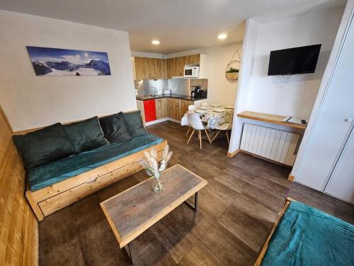 Résidence Saint Jacques A - Appartement rénové et tout confort · Centre station · Vue vallée MAE-3517