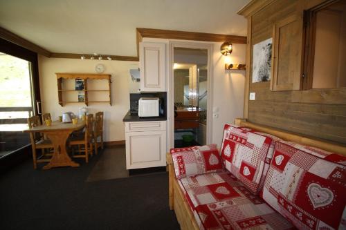 Résidence Palafour - Studio cabine 4 personnes pieds des pistes - balcon vue Grande Sassière MAE-3640
