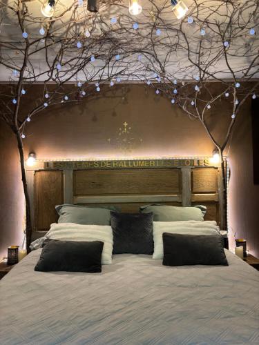 1 queen bed, 1 double bed